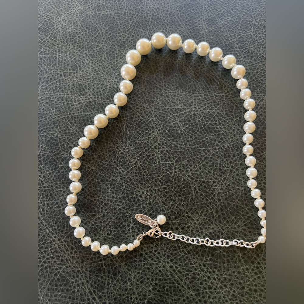 Talbots Necklace Pearls Faux White - Picture 3 of 11